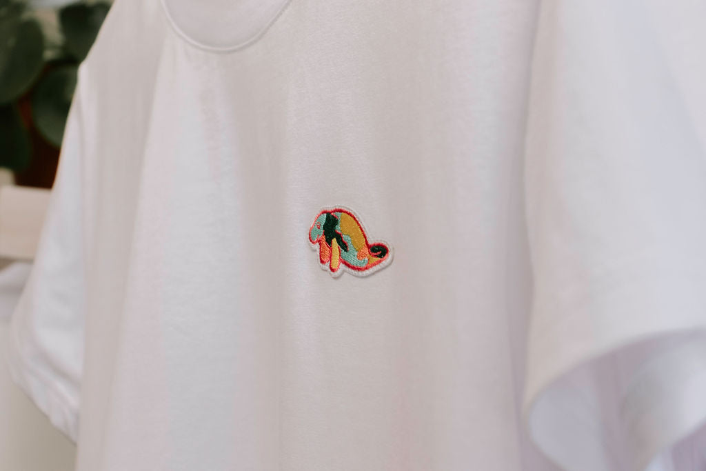 T-Shirt - colourful manatee embroidery patch